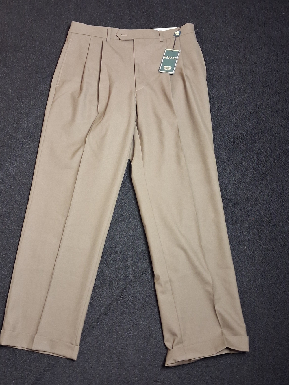 Polo by Ralph Lauren Pleated Khaki Chinos in Tan 33Wx30L( Brand New)